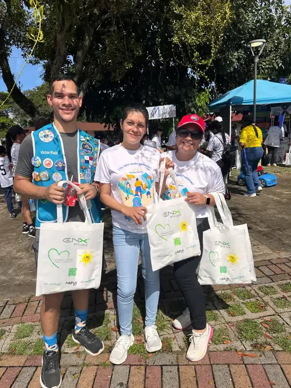 Participantes en la Caminata Susie Thayer