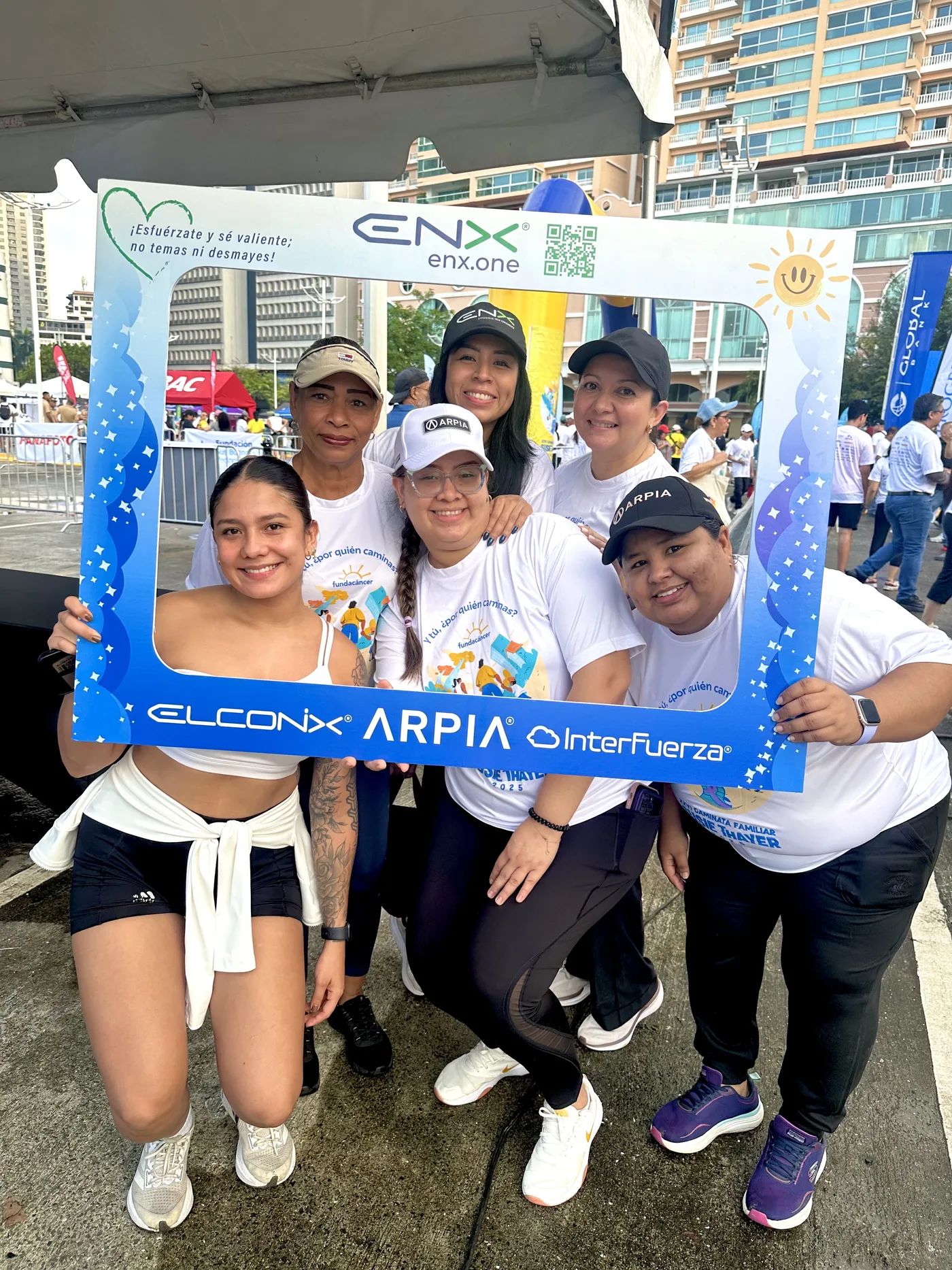 Equipo de Grupo ENX en la Caminata Susie Thayer